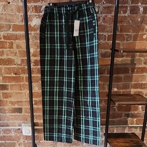 Women's Black & Green Plaid Pajama Pants - Brand Unspecified